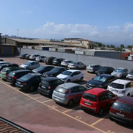Etna Parking 2* קטאניה